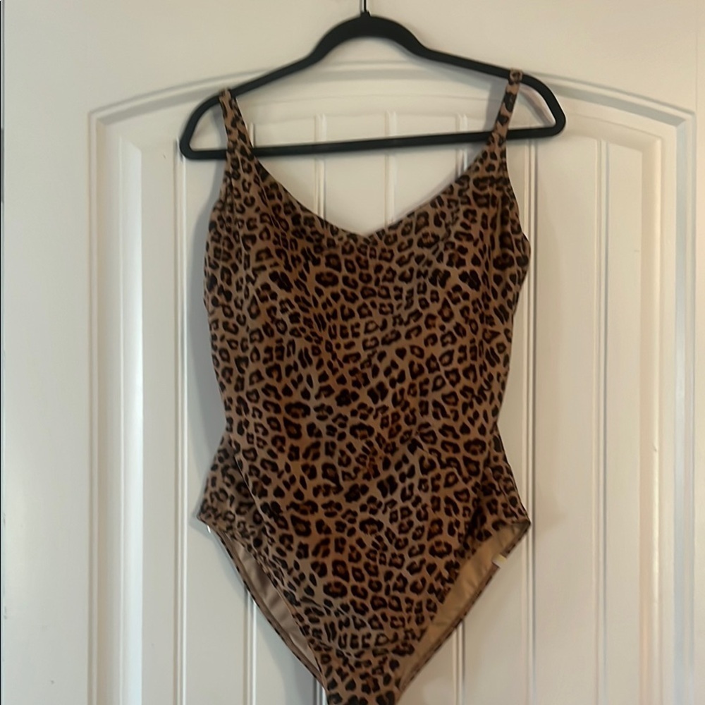 Summersalt Leopard print swimsuit 16